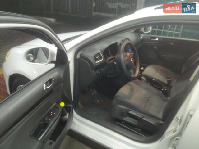 Білий Фольксваген Джетта, об'ємом двигуна 2.5 л та пробігом 151 тис. км за 7200 $, фото 4 на Automoto.ua