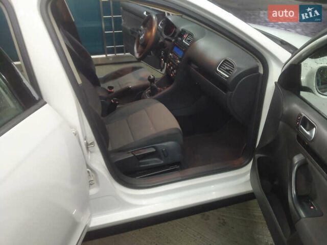 Білий Фольксваген Джетта, об'ємом двигуна 2.5 л та пробігом 151 тис. км за 7200 $, фото 8 на Automoto.ua