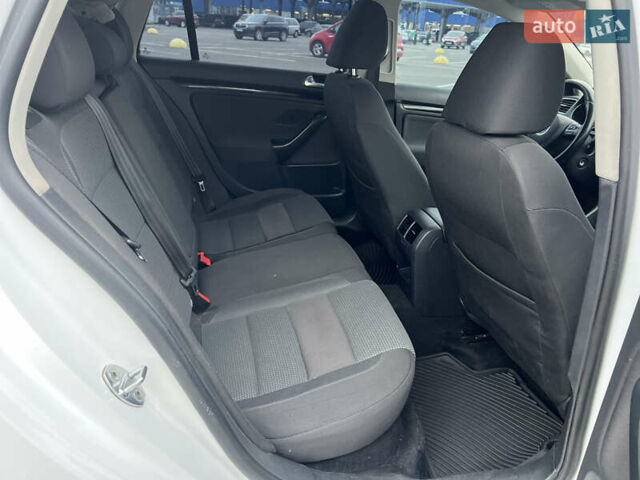 Белый Фольксваген Джетта, объемом двигателя 2.5 л и пробегом 259 тыс. км за 7200 $, фото 19 на Automoto.ua