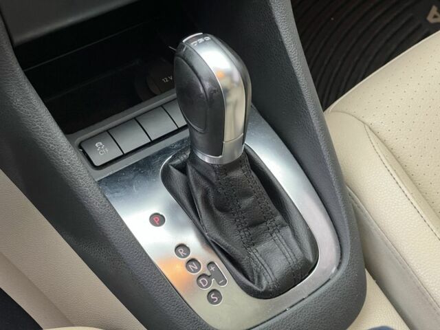 Фольксваген Джетта 2012 в Киеве на Automoto.ua Белый Фольксваген Джетта, объемом двигателя 2 л и пробегом 278 тыс. км за 8500 $, фото 15 на Automoto.ua