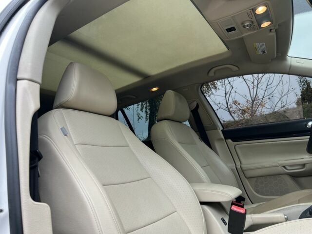 Фольксваген Джетта 2012 в Киеве на Automoto.ua Белый Фольксваген Джетта, объемом двигателя 2 л и пробегом 278 тыс. км за 8500 $, фото 21 на Automoto.ua