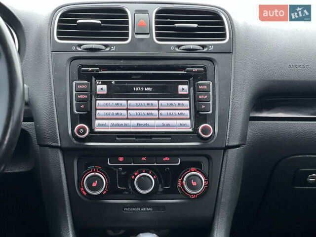 Белый Фольксваген Джетта, объемом двигателя 2.5 л и пробегом 258 тыс. км за 6500 $, фото 31 на Automoto.ua