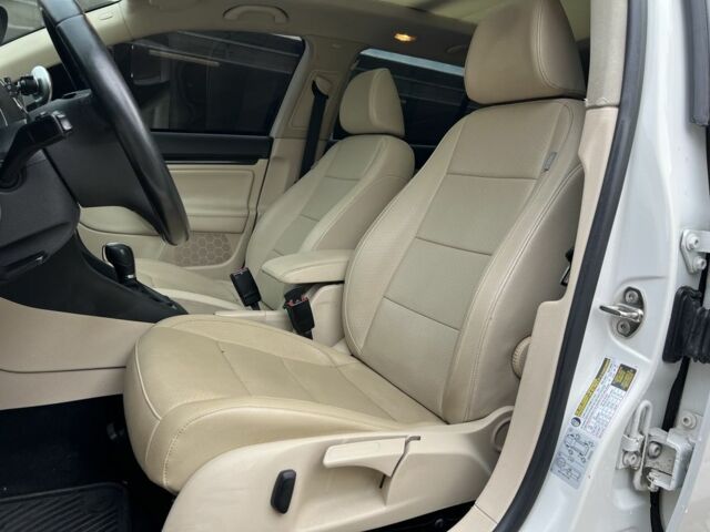 Фольксваген Джетта 2012 в Киеве на Automoto.ua Белый Фольксваген Джетта, объемом двигателя 2 л и пробегом 278 тыс. км за 8500 $, фото 9 на Automoto.ua