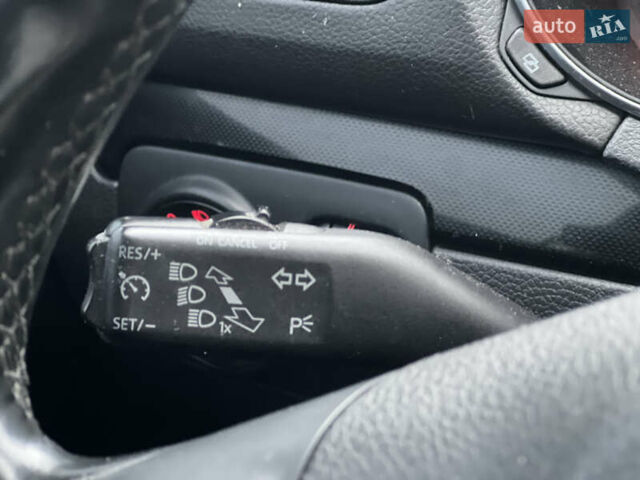 Белый Фольксваген Джетта, объемом двигателя 2.5 л и пробегом 258 тыс. км за 6500 $, фото 35 на Automoto.ua