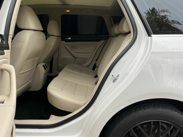 Фольксваген Джетта 2012 в Киеве на Automoto.ua Белый Фольксваген Джетта, объемом двигателя 2 л и пробегом 278 тыс. км за 8500 $, фото 16 на Automoto.ua