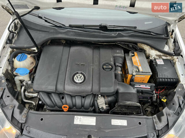 Белый Фольксваген Джетта, объемом двигателя 2.5 л и пробегом 259 тыс. км за 7200 $, фото 25 на Automoto.ua