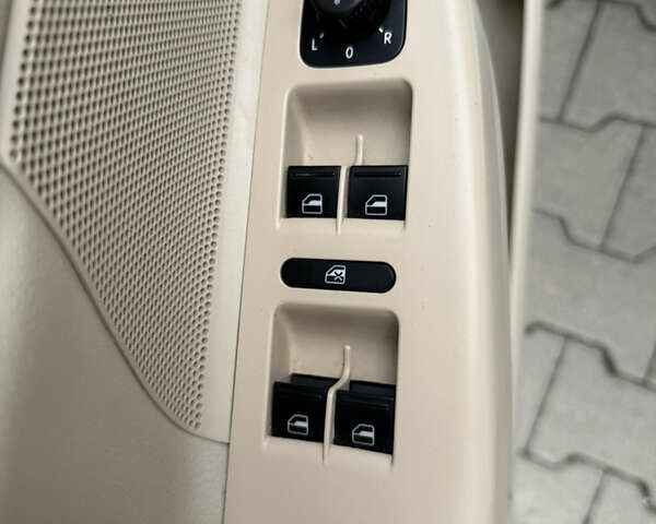 Белый Фольксваген Джетта, объемом двигателя 2.48 л и пробегом 275 тыс. км за 7500 $, фото 17 на Automoto.ua