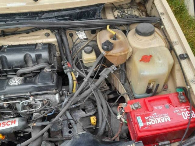 Бежевый Фольксваген Джетта, объемом двигателя 1.6 л и пробегом 500 тыс. км за 3000 $, фото 2 на Automoto.ua