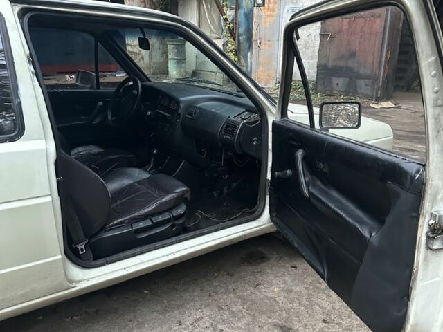 Бежевый Фольксваген Джетта, объемом двигателя 1.6 л и пробегом 200 тыс. км за 1100 $, фото 7 на Automoto.ua