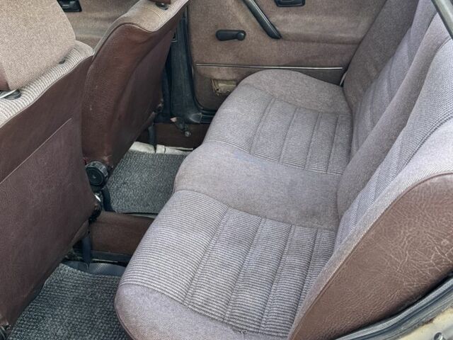 Бежевий Фольксваген Джетта, об'ємом двигуна 1.6 л та пробігом 378 тис. км за 1200 $, фото 6 на Automoto.ua