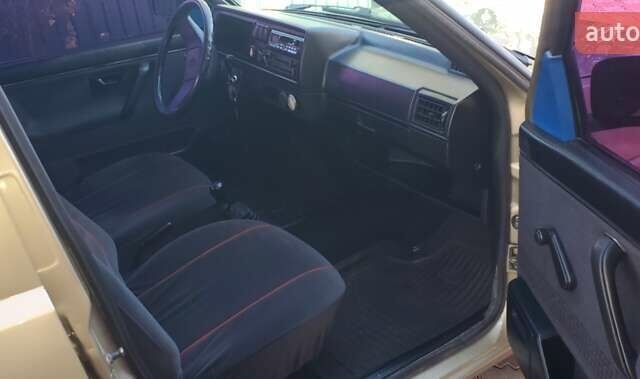 Бежевый Фольксваген Джетта, объемом двигателя 1.6 л и пробегом 170 тыс. км за 1500 $, фото 6 на Automoto.ua