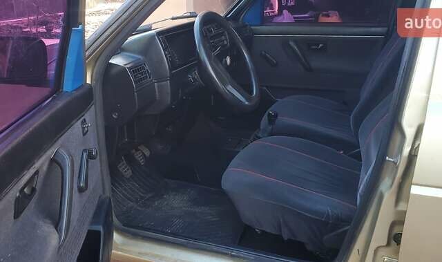 Бежевый Фольксваген Джетта, объемом двигателя 1.6 л и пробегом 170 тыс. км за 1500 $, фото 8 на Automoto.ua