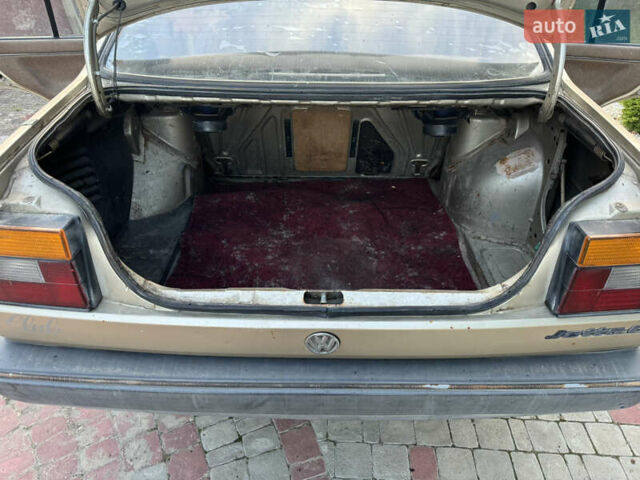 Бежевий Фольксваген Джетта, об'ємом двигуна 1.6 л та пробігом 370 тис. км за 1400 $, фото 12 на Automoto.ua