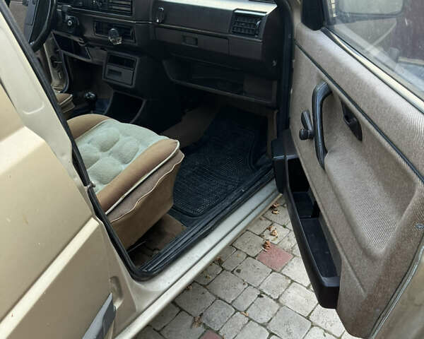 Бежевий Фольксваген Джетта, об'ємом двигуна 1.6 л та пробігом 370 тис. км за 1400 $, фото 17 на Automoto.ua