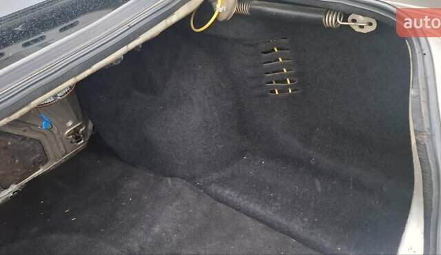 Бежевий Фольксваген Джетта, об'ємом двигуна 1.8 л та пробігом 327 тис. км за 999 $, фото 10 на Automoto.ua