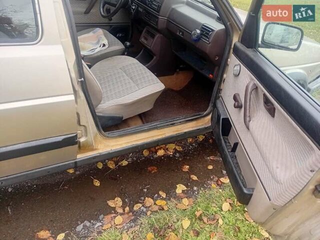 Бежевый Фольксваген Джетта, объемом двигателя 1.8 л и пробегом 250 тыс. км за 1250 $, фото 4 на Automoto.ua