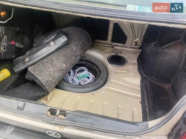 Бежевый Фольксваген Джетта, объемом двигателя 1.8 л и пробегом 250 тыс. км за 1250 $, фото 12 на Automoto.ua