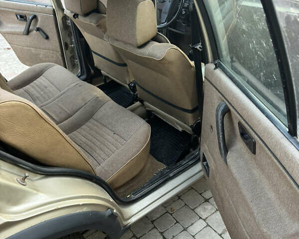 Бежевий Фольксваген Джетта, об'ємом двигуна 1.6 л та пробігом 370 тис. км за 1400 $, фото 18 на Automoto.ua