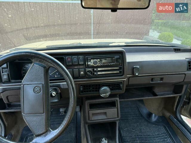 Бежевий Фольксваген Джетта, об'ємом двигуна 1.6 л та пробігом 370 тис. км за 1400 $, фото 20 на Automoto.ua