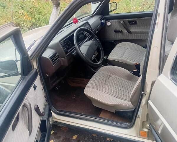 Бежевый Фольксваген Джетта, объемом двигателя 1.8 л и пробегом 250 тыс. км за 1250 $, фото 2 на Automoto.ua