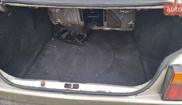 Бежевий Фольксваген Джетта, об'ємом двигуна 1.8 л та пробігом 327 тис. км за 999 $, фото 7 на Automoto.ua