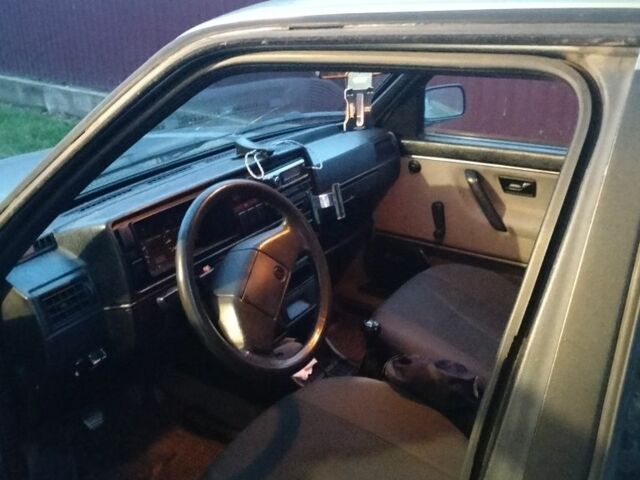 Бежевый Фольксваген Джетта, объемом двигателя 1 л и пробегом 330 тыс. км за 1399 $, фото 2 на Automoto.ua