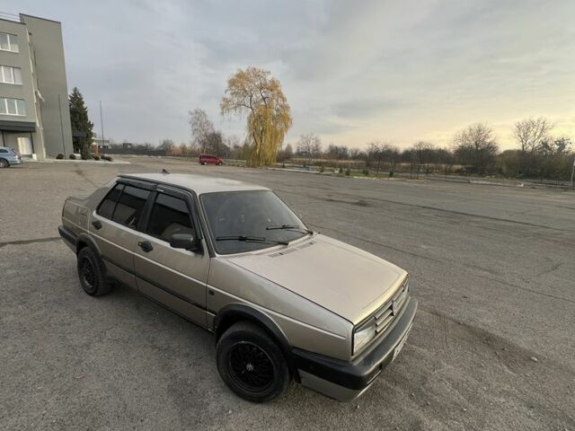 Бежевый Фольксваген Джетта, объемом двигателя 1.3 л и пробегом 325 тыс. км за 1000 $, фото 1 на Automoto.ua