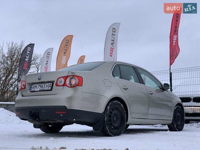 Бежевий Фольксваген Джетта, об'ємом двигуна 1.6 л та пробігом 244 тис. км за 5355 $, фото 14 на Automoto.ua