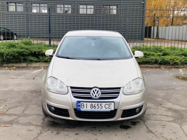 Бежевый Фольксваген Джетта, объемом двигателя 2 л и пробегом 240 тыс. км за 4600 $, фото 5 на Automoto.ua