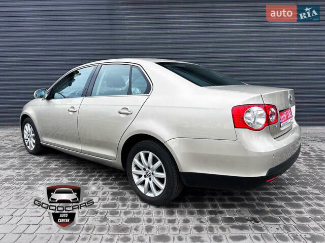 Бежевый Фольксваген Джетта, объемом двигателя 1.6 л и пробегом 190 тыс. км за 6700 $, фото 1 на Automoto.ua