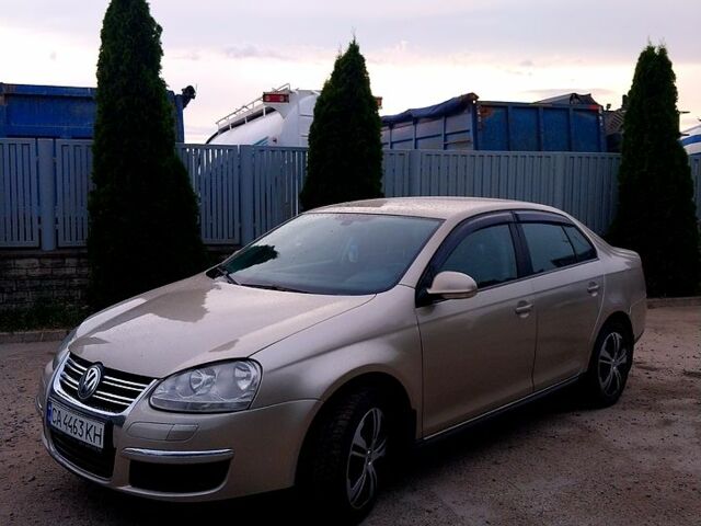 Бежевый Фольксваген Джетта, объемом двигателя 1.6 л и пробегом 260 тыс. км за 5000 $, фото 2 на Automoto.ua