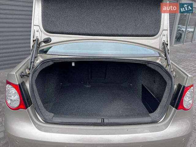 Бежевый Фольксваген Джетта, объемом двигателя 1.6 л и пробегом 190 тыс. км за 6700 $, фото 7 на Automoto.ua