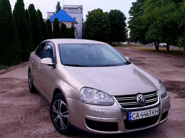 Бежевый Фольксваген Джетта, объемом двигателя 1.6 л и пробегом 260 тыс. км за 5000 $, фото 3 на Automoto.ua