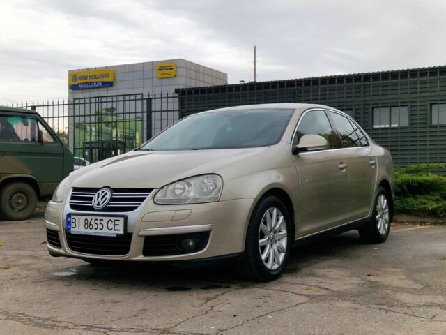 Бежевый Фольксваген Джетта, объемом двигателя 2 л и пробегом 240 тыс. км за 4600 $, фото 2 на Automoto.ua