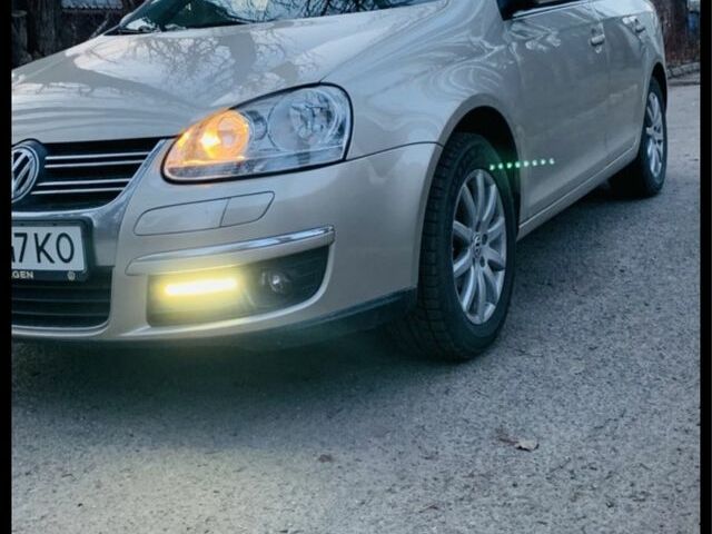 Бежевый Фольксваген Джетта, объемом двигателя 1.6 л и пробегом 184 тыс. км за 5900 $, фото 5 на Automoto.ua