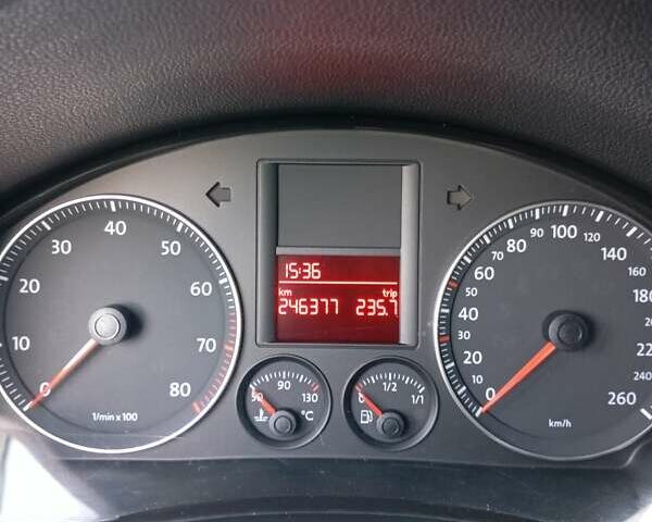 Фольксваген Джетта 2006 в Львове на Automoto.ua Бежевый Фольксваген Джетта, объемом двигателя 1.6 л и пробегом 246 тыс. км за 6100 $, фото 2 на Automoto.ua