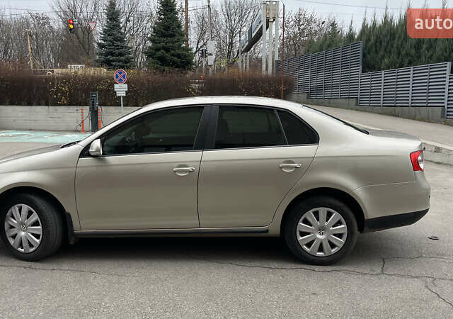 Бежевый Фольксваген Джетта, объемом двигателя 1.6 л и пробегом 189 тыс. км за 5900 $, фото 11 на Automoto.ua