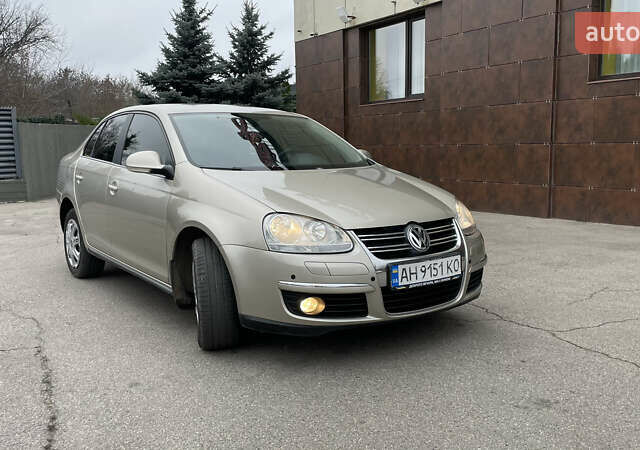 Бежевый Фольксваген Джетта, объемом двигателя 1.6 л и пробегом 189 тыс. км за 5900 $, фото 3 на Automoto.ua