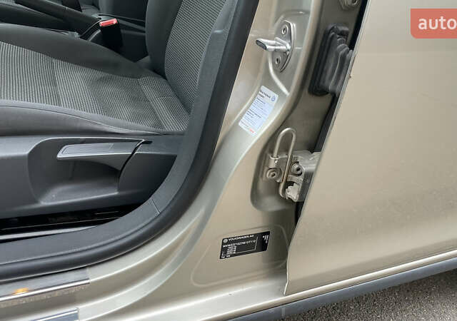 Бежевый Фольксваген Джетта, объемом двигателя 1.6 л и пробегом 189 тыс. км за 5900 $, фото 29 на Automoto.ua