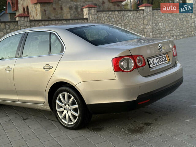 Бежевый Фольксваген Джетта, объемом двигателя 1.6 л и пробегом 188 тыс. км за 4950 $, фото 6 на Automoto.ua