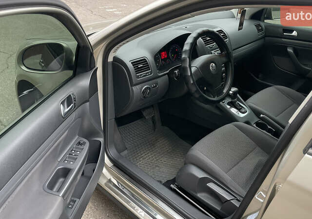 Бежевый Фольксваген Джетта, объемом двигателя 1.6 л и пробегом 189 тыс. км за 5900 $, фото 27 на Automoto.ua