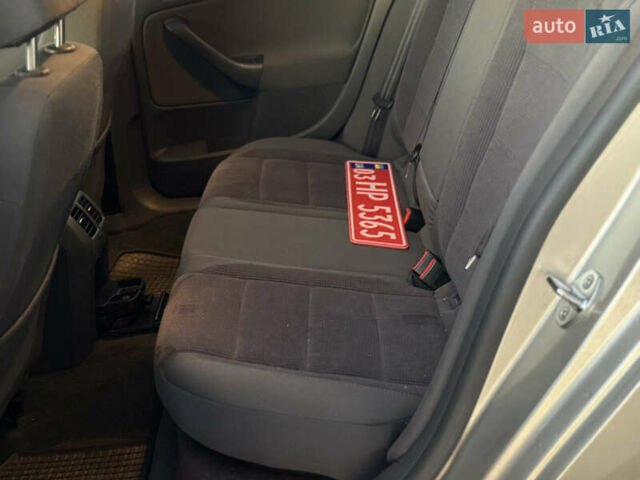 Бежевый Фольксваген Джетта, объемом двигателя 1.6 л и пробегом 188 тыс. км за 4950 $, фото 19 на Automoto.ua