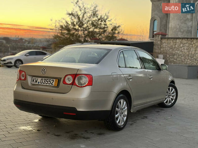 Бежевый Фольксваген Джетта, объемом двигателя 1.6 л и пробегом 188 тыс. км за 4950 $, фото 7 на Automoto.ua