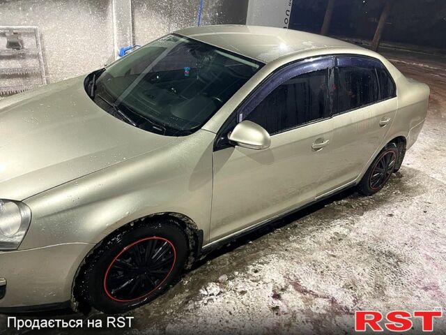 Бежевый Фольксваген Джетта, объемом двигателя 1.6 л и пробегом 280 тыс. км за 6800 $, фото 3 на Automoto.ua