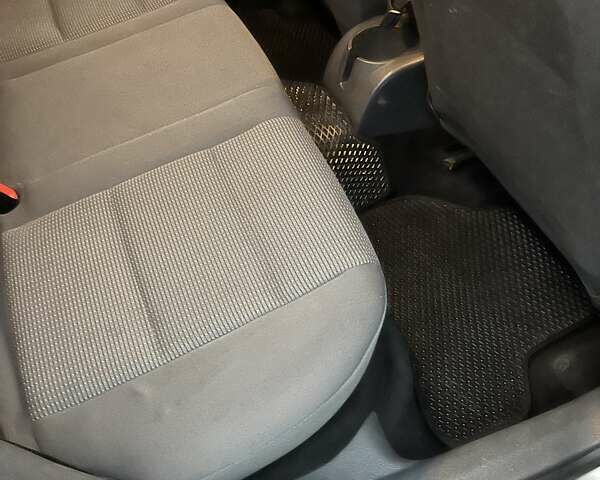 Бежевый Фольксваген Джетта, объемом двигателя 1.6 л и пробегом 249 тыс. км за 6299 $, фото 23 на Automoto.ua