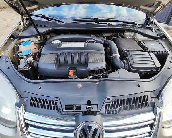 Бежевый Фольксваген Джетта, объемом двигателя 1.6 л и пробегом 238 тыс. км за 5100 $, фото 5 на Automoto.ua