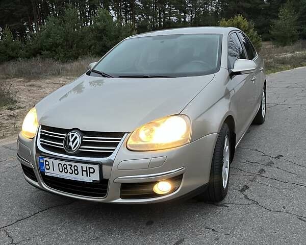 Бежевый Фольксваген Джетта, объемом двигателя 1.6 л и пробегом 249 тыс. км за 6299 $, фото 3 на Automoto.ua