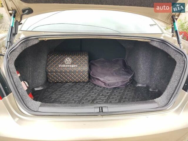 Бежевый Фольксваген Джетта, объемом двигателя 1.6 л и пробегом 238 тыс. км за 5100 $, фото 9 на Automoto.ua