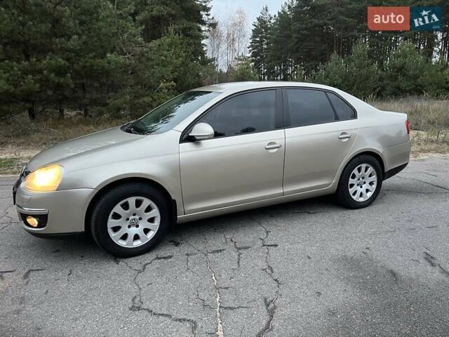 Бежевый Фольксваген Джетта, объемом двигателя 1.6 л и пробегом 249 тыс. км за 6299 $, фото 6 на Automoto.ua