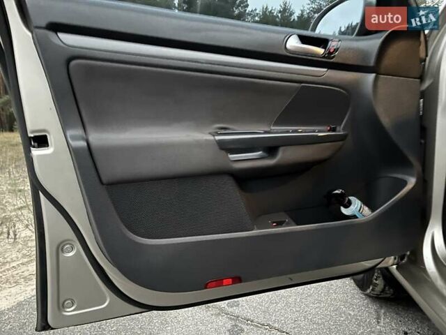 Бежевый Фольксваген Джетта, объемом двигателя 1.6 л и пробегом 249 тыс. км за 6299 $, фото 28 на Automoto.ua